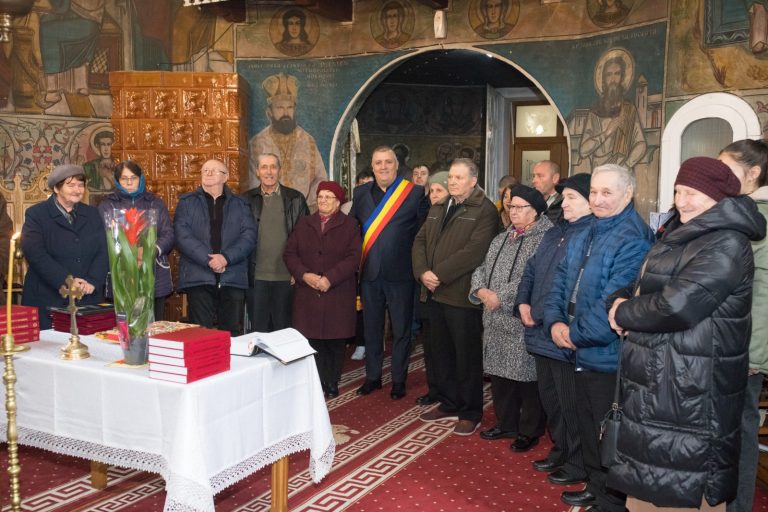 Respect și recunoștință la Biserica Sfântul Nicolae pentru cuplurile de aur din orașul Săveni!