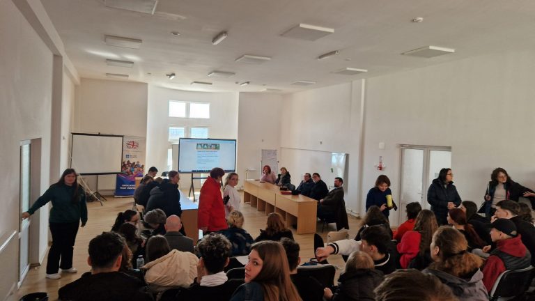 Orașul Săveni face pași concreți pentru extinderea educației culturale și vocaționale! Vezi instantanee de la primul focus grup din cadrul consultării publice!